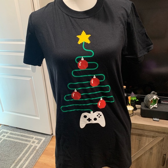 MEN/Women Black Game Controller Tree Top Shirt Size S Holiday New Christmas - Picture 2 of 6